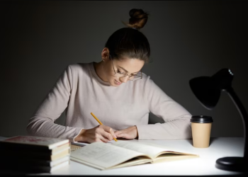 Expert Assistance at Your Fingertips Exploring the World of Assignment Writing Help